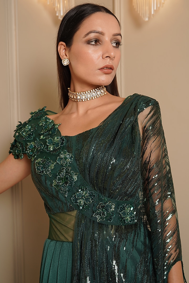 emerald-green-hand-embroidered-cape-saree-by-kamaali-couture-at-pernia