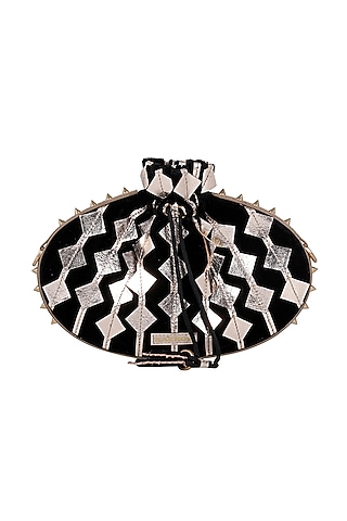 Black Potli With Detachable Chain by Kaeros