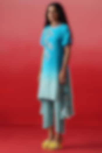 Sky Blue Crepe Floral Embroidered Kaftan Set by Kavitha Gutta at Pernia's Pop Up Shop