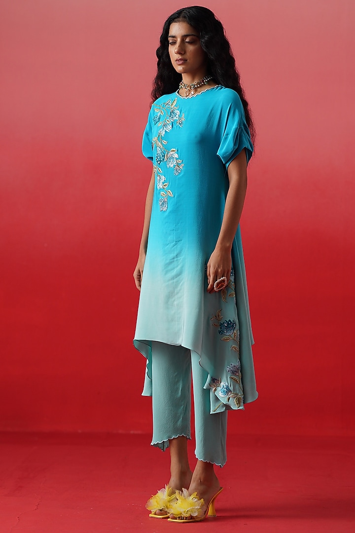 Sky Blue Crepe Floral Embroidered Kaftan Set by Kavitha Gutta at Pernia's Pop Up Shop