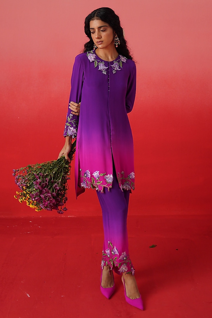 Purple & Pink Ombre Crepe Floral Embroidered Kurta Set by Kavitha Gutta at Pernia's Pop Up Shop