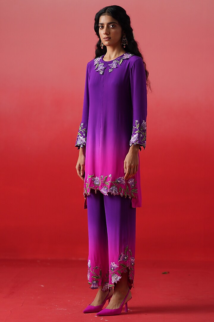 Purple & Pink Ombre Crepe Floral Embroidered Kurta Set by Kavitha Gutta at Pernia's Pop Up Shop