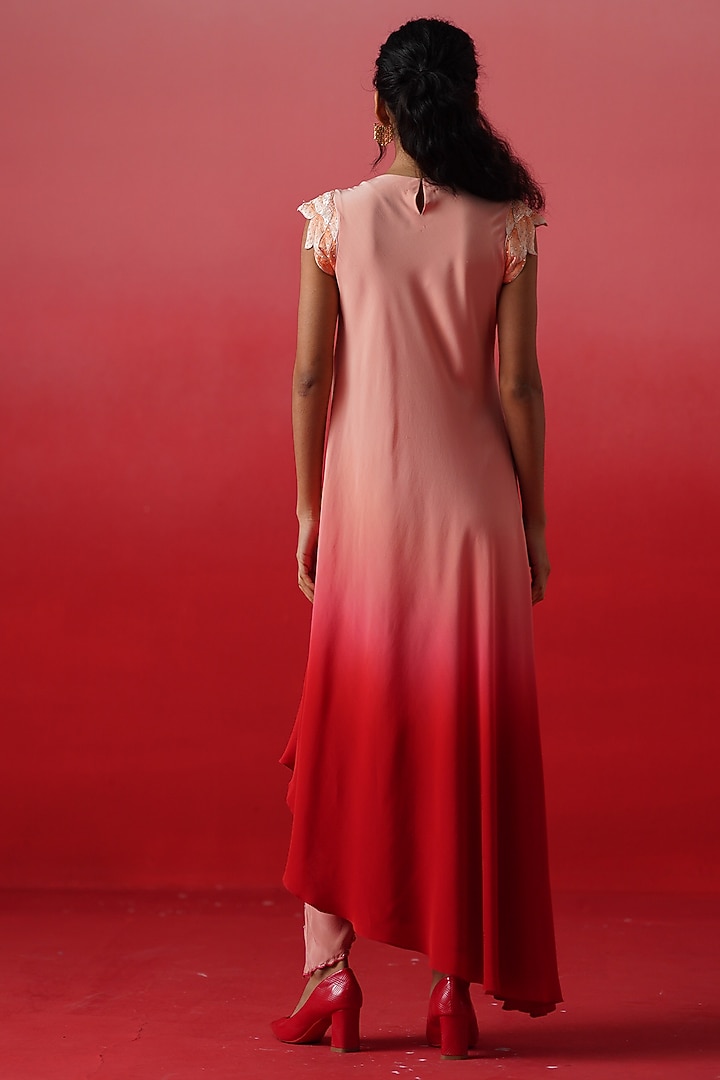 Peach & Red Crepe Floral Embroidered Kurta Set by Kavitha Gutta at Pernia's Pop Up Shop