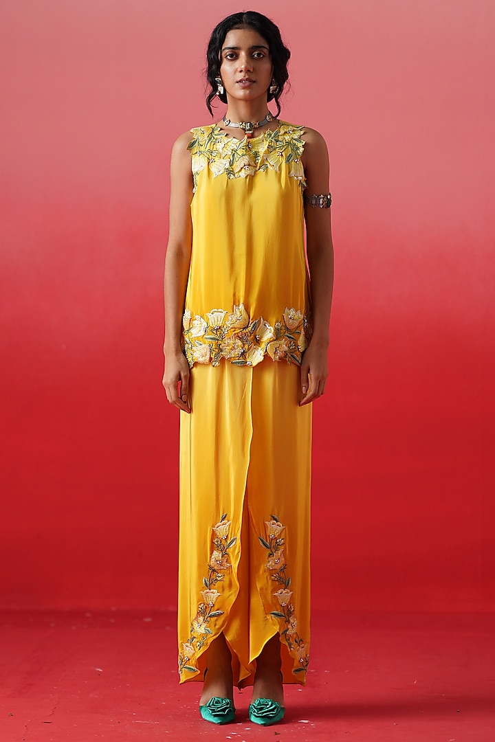 Yellow Crepe Floral Embroidered Co-Ord Set by Kavitha Gutta at Pernia's Pop Up Shop