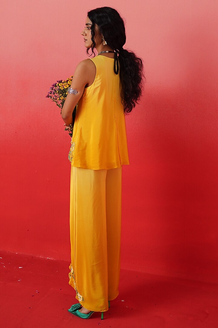 Yellow Crepe Floral Embroidered Co-Ord Set by Kavitha Gutta at Pernia's Pop Up Shop