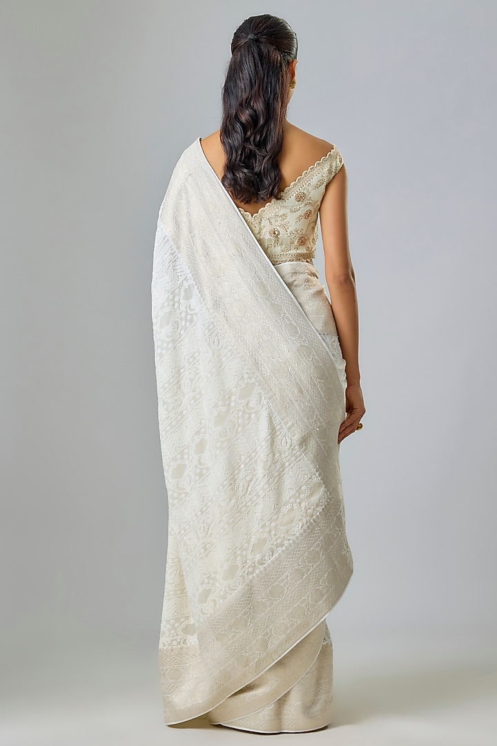 White Chikankari Zari Embroidered Bridal Saree Set by Kavitha Gutta at Pernia's Pop Up Shop