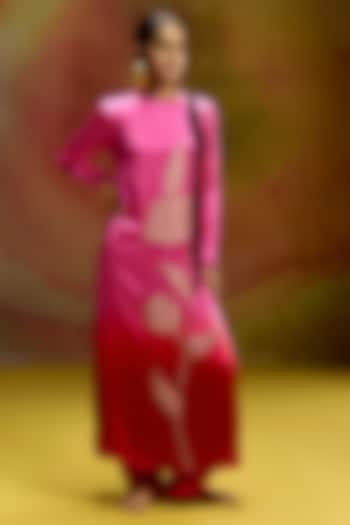 Red & Pink Ombre Modal Satin Banarasi Zari Applique Work Kurta Set by Kavitha Gutta at Pernia's Pop Up Shop