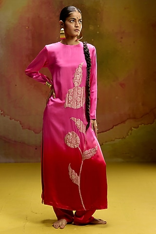 Red & Pink Ombre Modal Satin Banarasi Zari Applique Work Kurta Set by Kavitha Gutta