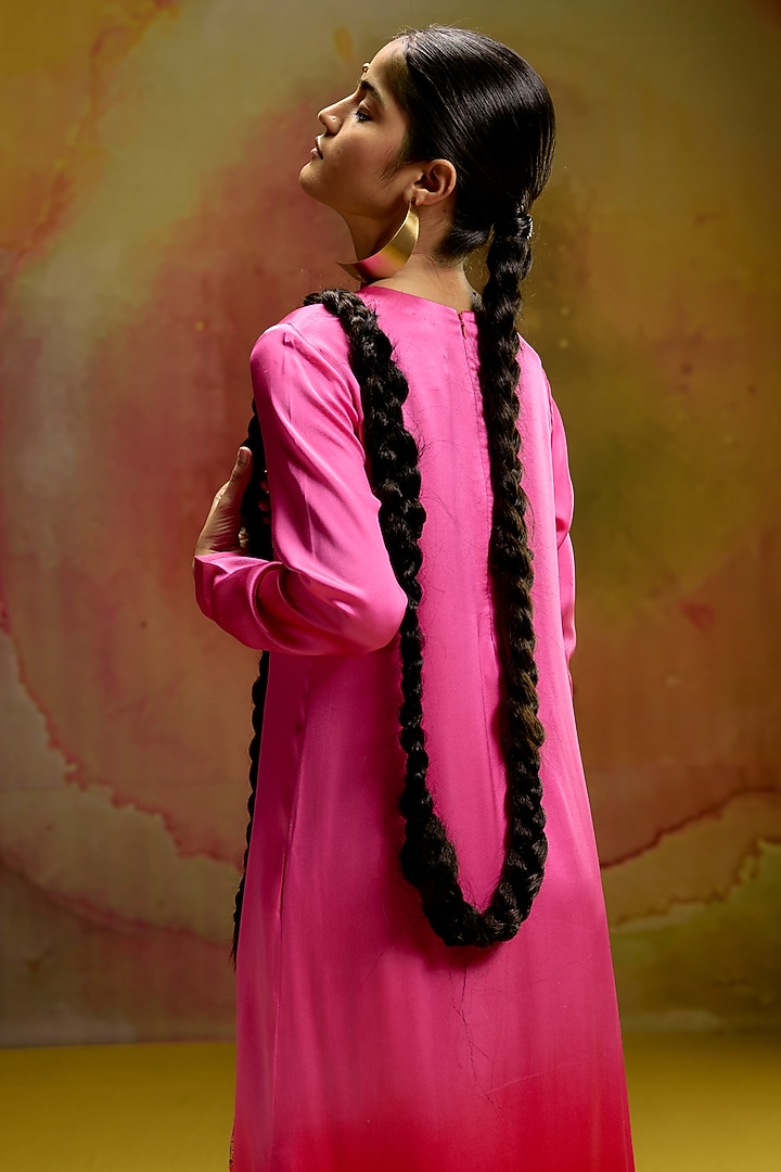 Red & Pink Ombre Modal Satin Banarasi Zari Applique Work Kurta Set by Kavitha Gutta at Pernia's Pop Up Shop