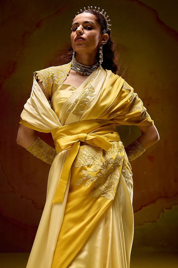 Yellow Ombre Modal Satin Banarasi Zari Applique Work Wedding Saree Set by Kavitha Gutta at Pernia's Pop Up Shop