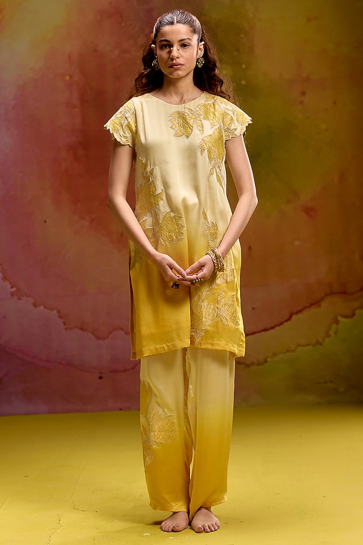 Yellow Modal Satin Banarasi Zari Applique Work Kurta Set by Kavitha Gutta at Pernia's Pop Up Shop