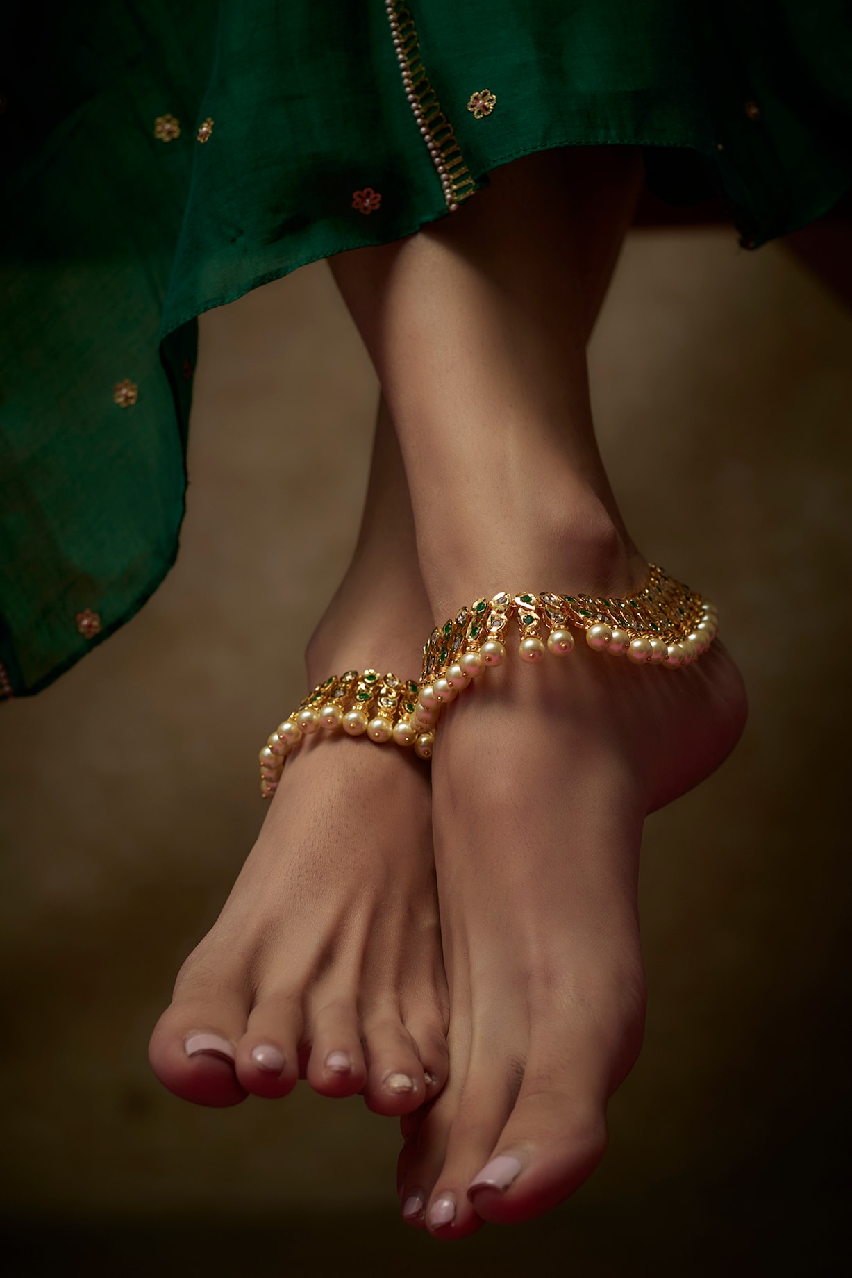 Gold Plated Kundan Polki Green Onyx Anklets (Set Of 2) by Kiara at  Pernia's Pop Up Shop