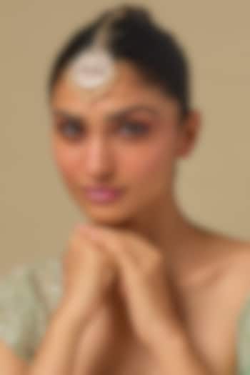 Gold Finish Kundan Polki Maangtikka In Sterling Silver by Kiara Luxe at Pernia's Pop Up Shop