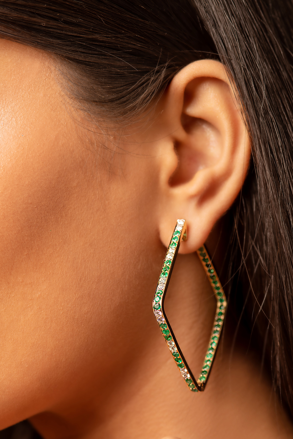 18 Kt Yellow Gold Emerald Hoop Earrings by Kaj Fine Jewellery at Pernia's Pop Up Shop