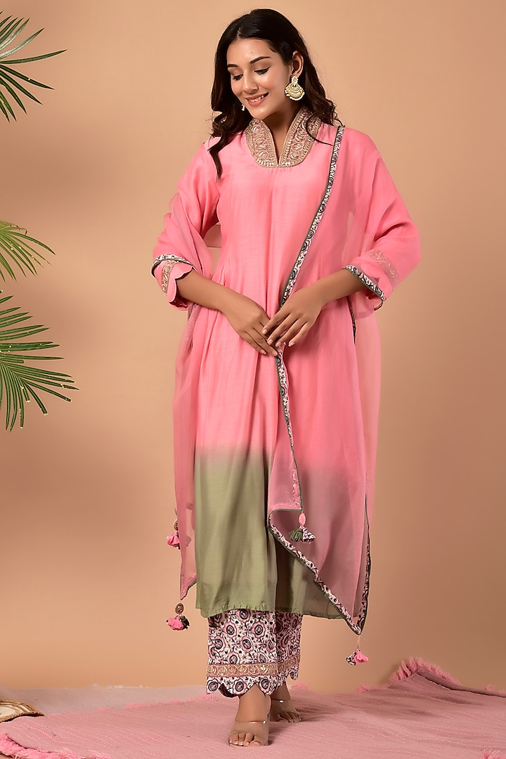 Pink Silk Shaded Kurta Set by Kaarah By Kaavya