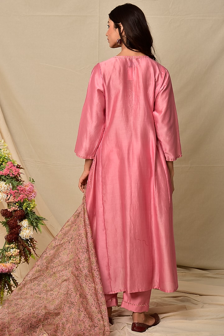 Baby Pink Chanderi Kurta Set by Kaarah By Kaavya at Pernia's Pop Up Shop