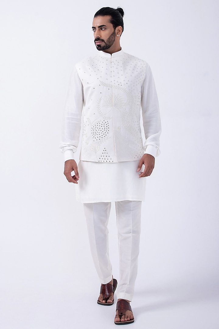 Ivory Suiting Embroidered Bundi Jacket Set by KAKA CALCUTTA