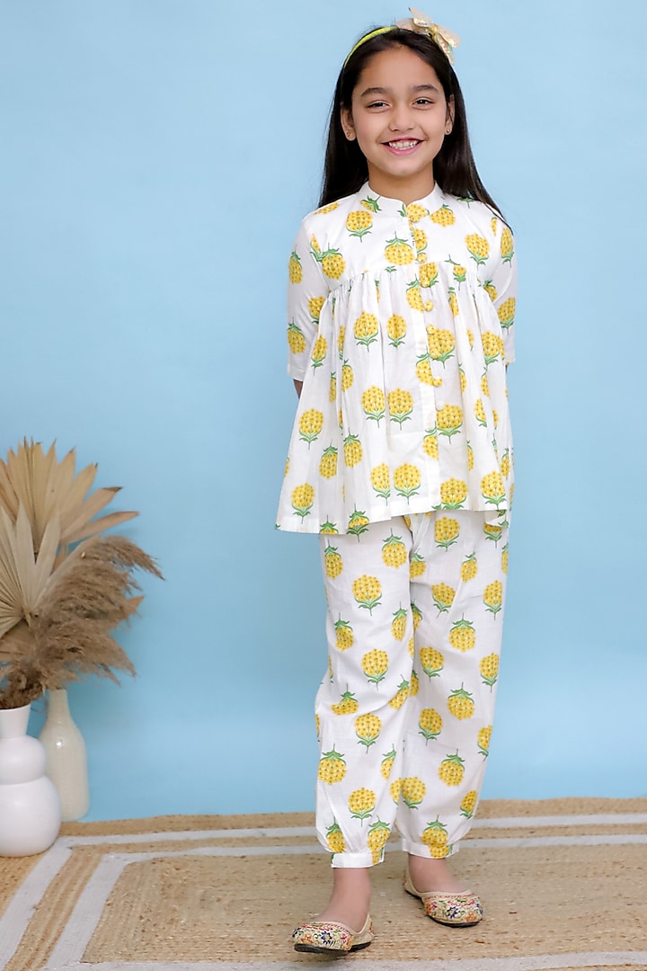 White Cotton Floral Printed Kurta Set For Girls by KALP at Pernia's Pop Up Shop