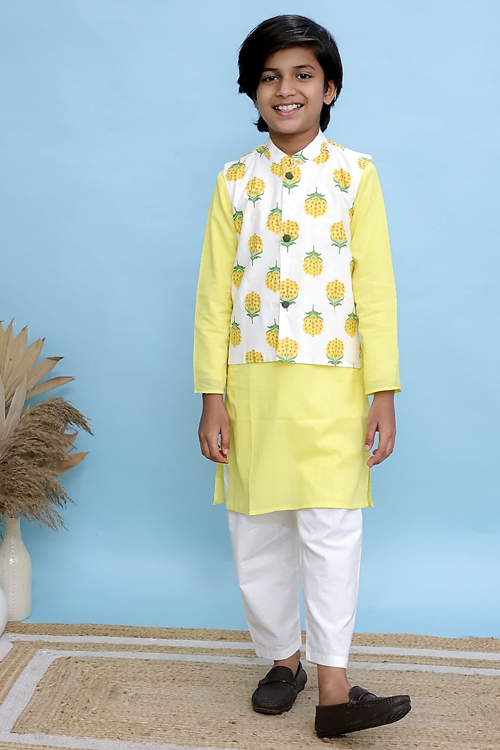 White Cotton Floral Printed Nehru Jacket Set For Boys by KALP at Pernia's Pop Up Shop