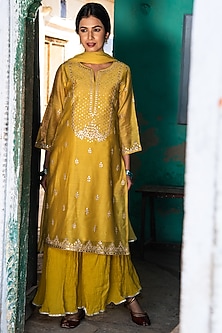 product-color-Mustard