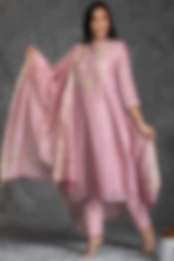 Pink Silk Chanderi Kurta Set by Kameez