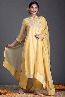 product-color-Yellow