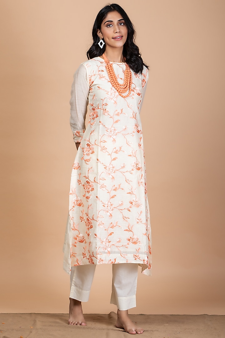 Cream Embroidered Kurta Set With Beaded Necklace by Kameez at Pernia's Pop Up Shop