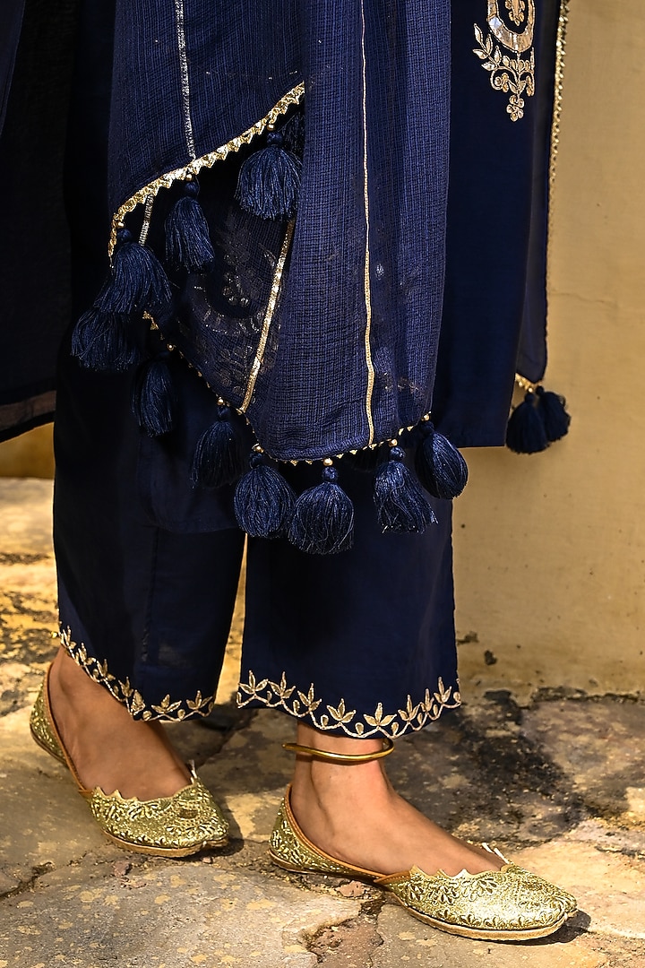 Navy Blue Embroidered Kurta Set by Kameez at Pernia's Pop Up Shop