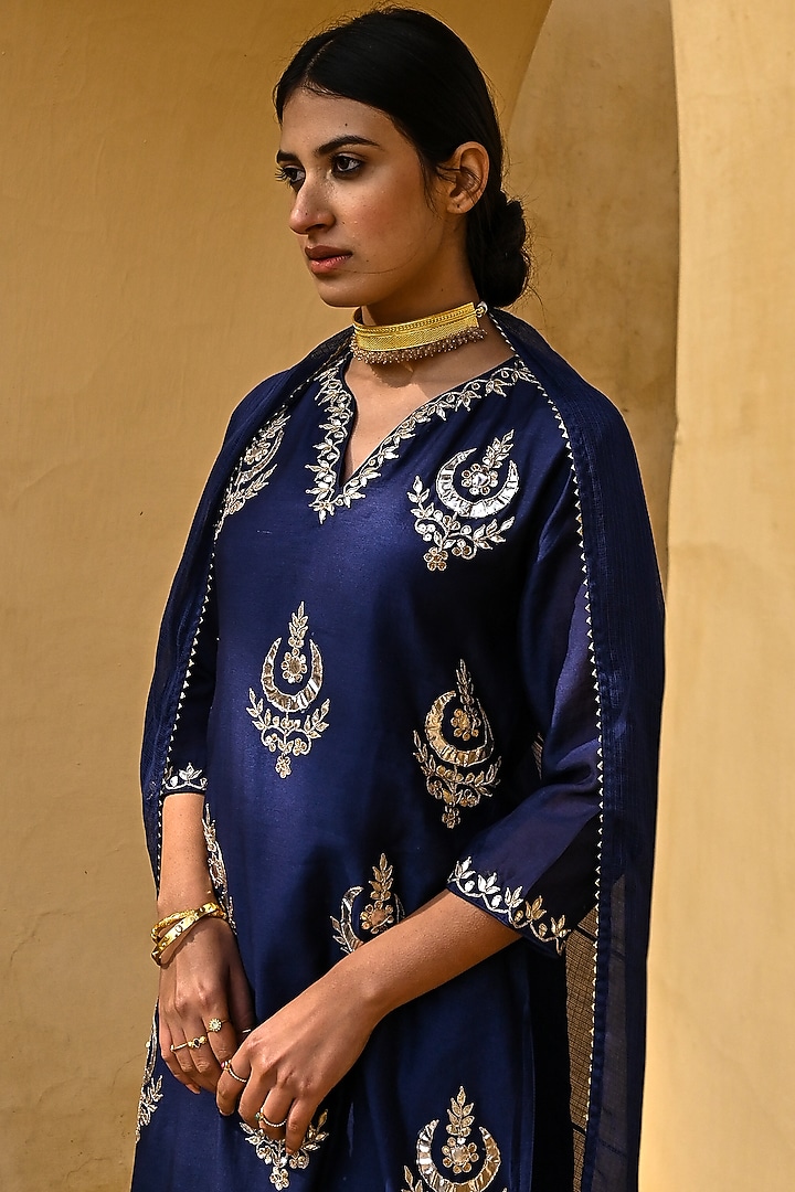 Navy Blue Embroidered Kurta Set by Kameez at Pernia's Pop Up Shop