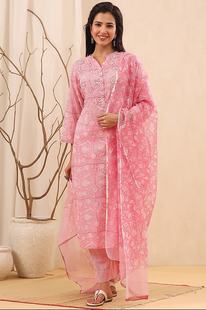 Pink Cotton Printed Kurta Set by Kameez