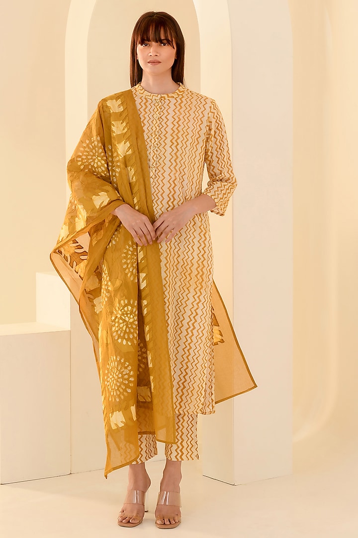 Yellow Mulmul Hand Block Printed Kurta Set by Kameez at Pernia's Pop Up Shop