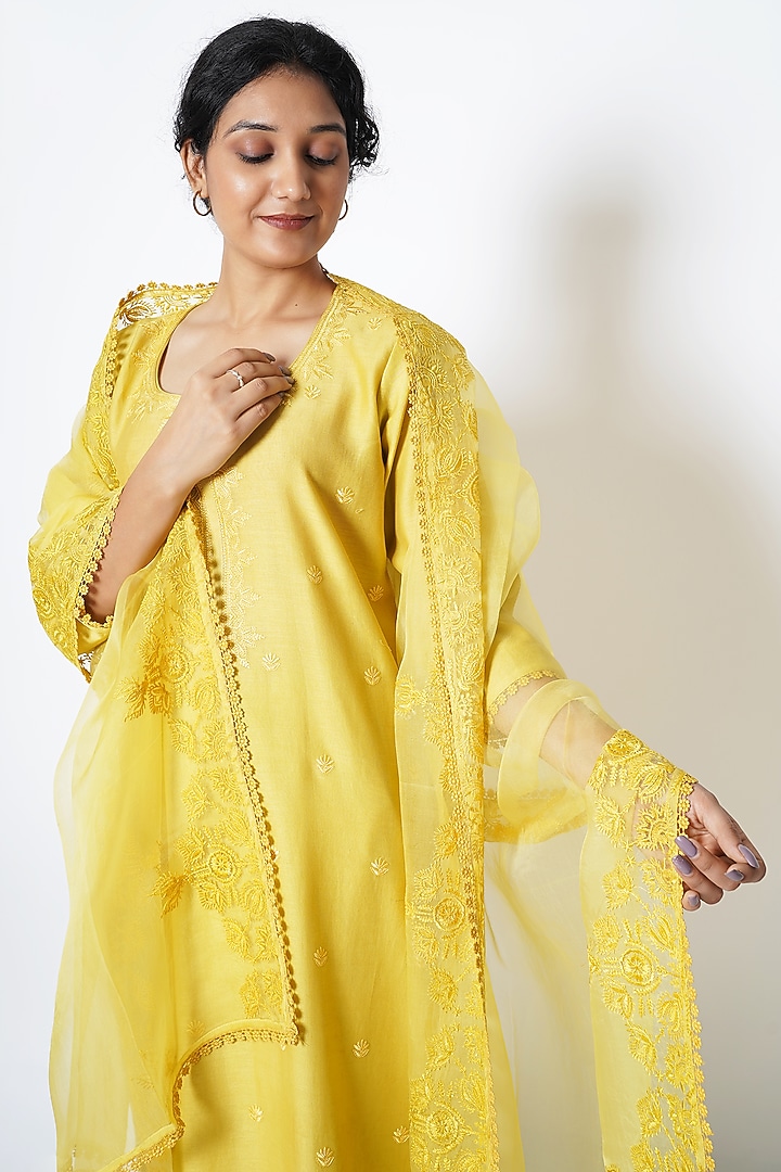 Corn Yellow Chanderi Floral Embroidered Kurta Set by Kameez at Pernia's Pop Up Shop