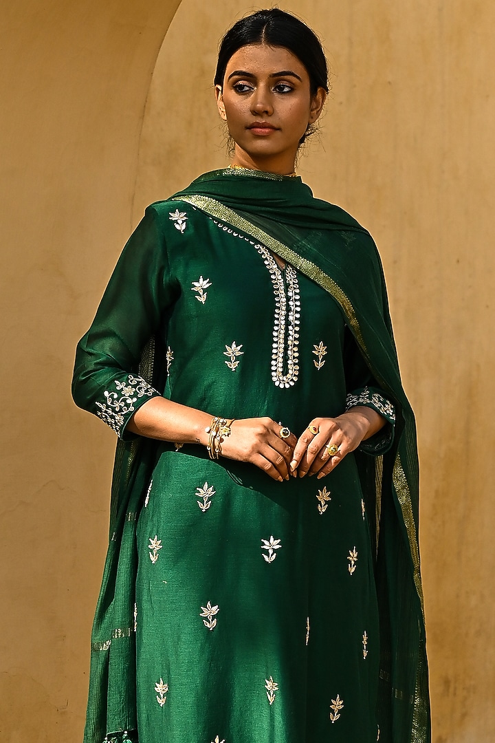 Green Embroidered Kurta Set by Kameez at Pernia's Pop Up Shop