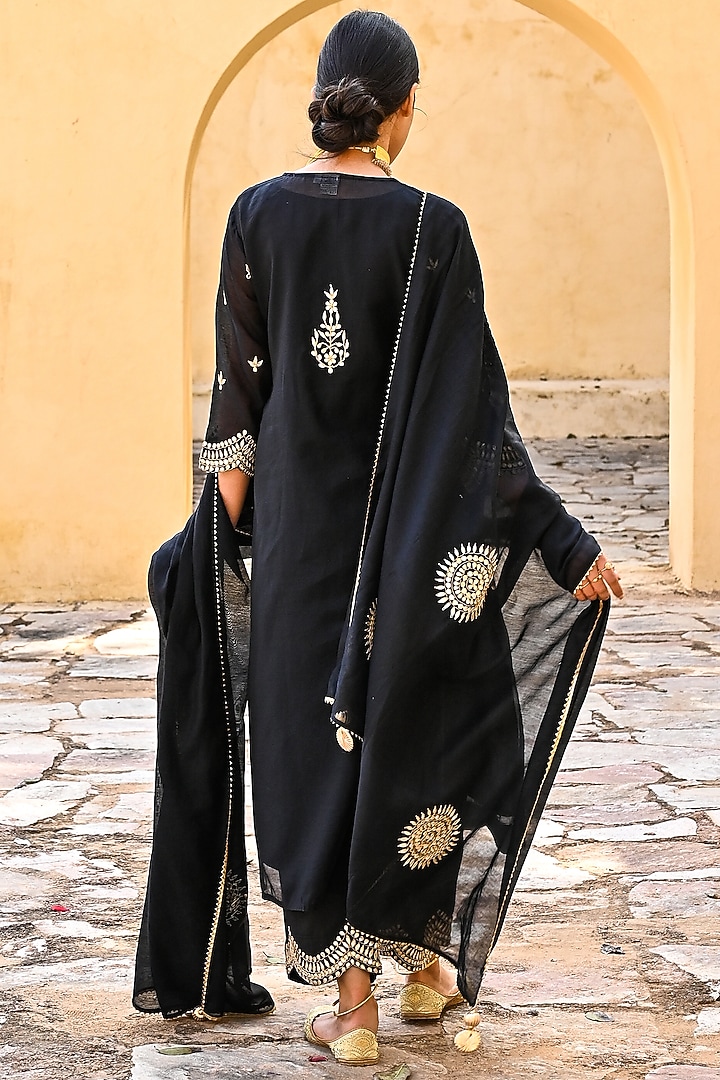 Midnight Black Embroidered Kurta Set by Kameez at Pernia's Pop Up Shop