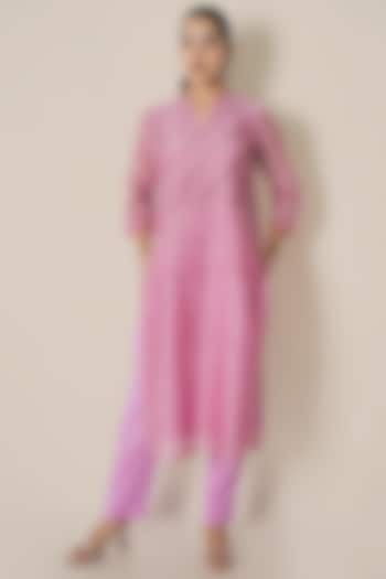 Pink Chanderi Printed Kurta Set by Kameez at Pernia's Pop Up Shop