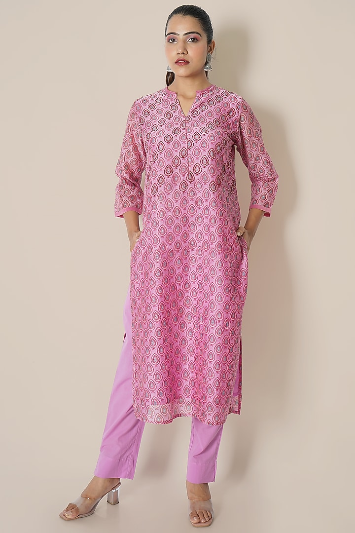 Pink Chanderi Printed Kurta Set by Kameez at Pernia's Pop Up Shop