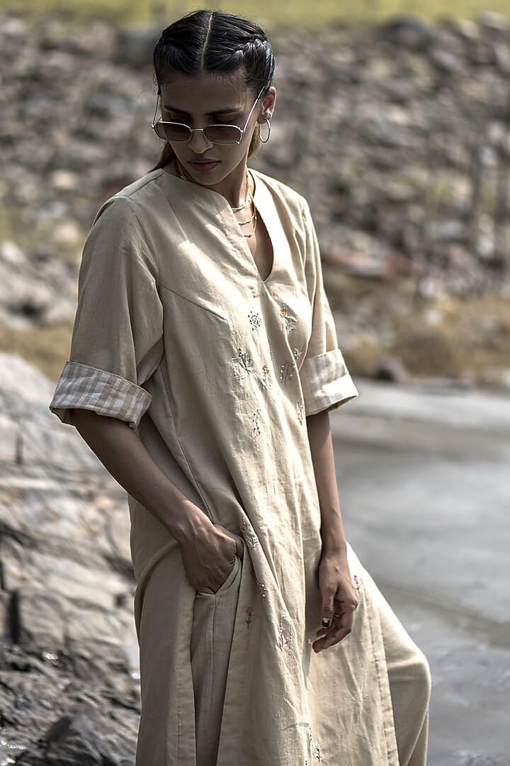 Beige Hand Embroidered Kurta by Kavana at Pernia's Pop Up Shop