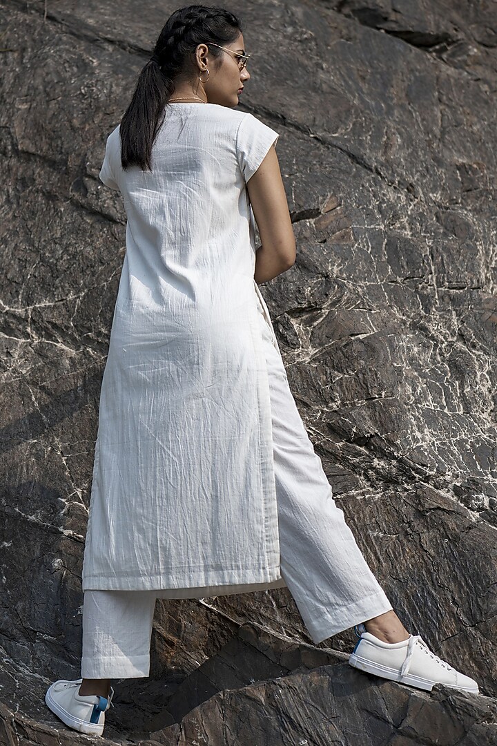 White Hand Embroidered Kurta by Kavana at Pernia's Pop Up Shop