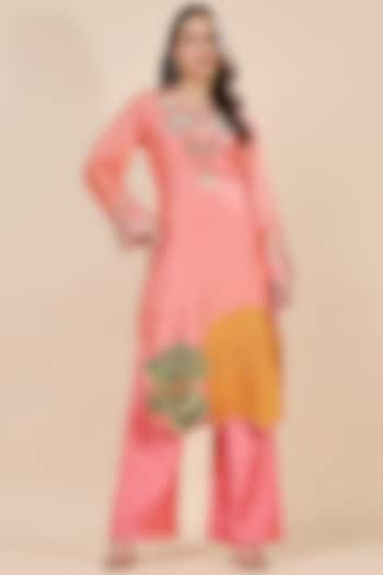 Peach Chanderi Silk Hand & Machine Embroidered Kurta Set by Kanchi Khurana Couture at Pernia's Pop Up Shop