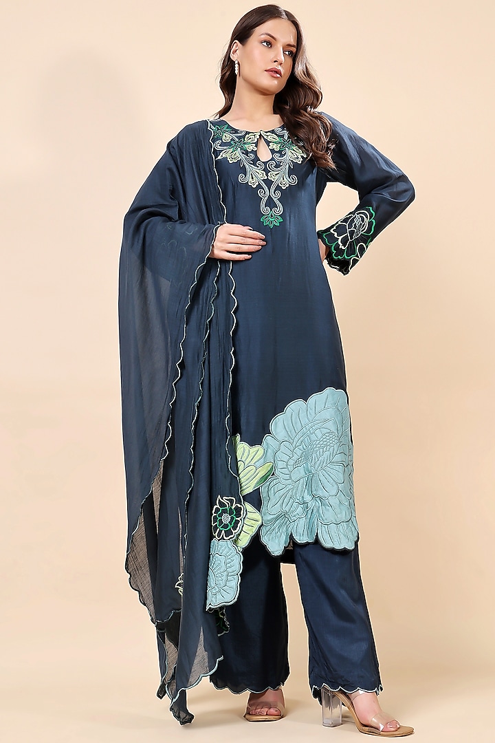 Blue Chanderi Silk Hand & Machine Embroidered Kurta Set by Kanchi Khurana Couture at Pernia's Pop Up Shop