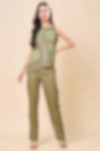 Green Linen Hand Embroidered Co-Ord Set by Kanchi Khurana Couture at Pernia's Pop Up Shop