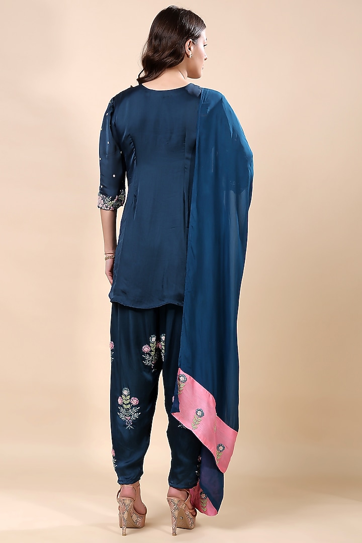 Blue Satin Organza Hand Embroidered Kurta Set by Kanchi Khurana Couture at Pernia's Pop Up Shop