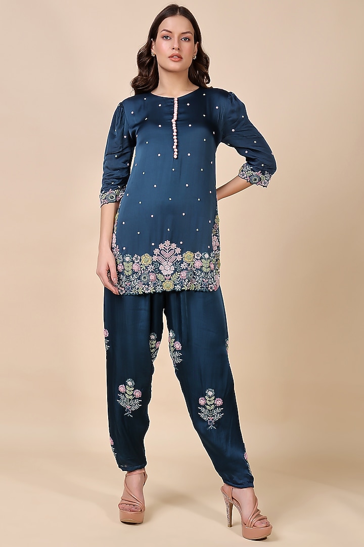 Blue Satin Organza Hand Embroidered Kurta Set by Kanchi Khurana Couture at Pernia's Pop Up Shop