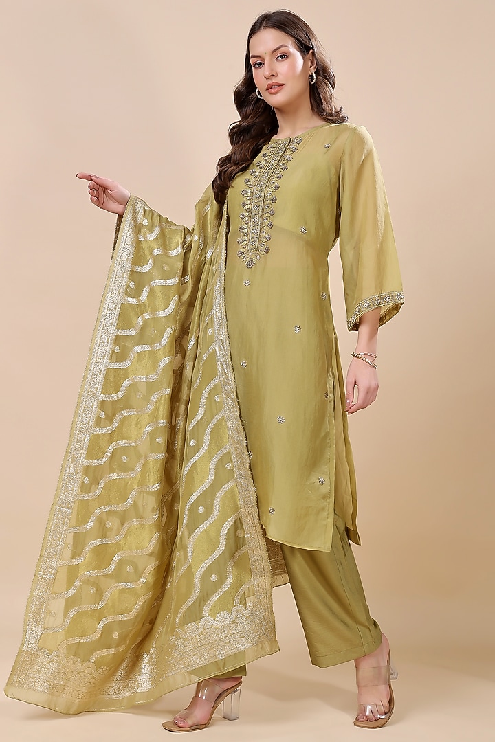 Green Silk Organza Hand Embroidered Kurta Set by Kanchi Khurana Couture at Pernia's Pop Up Shop