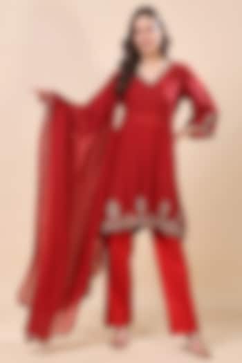 Maroon Silk Organza Hand Embroidered Kurta Set by Kanchi Khurana Couture at Pernia's Pop Up Shop