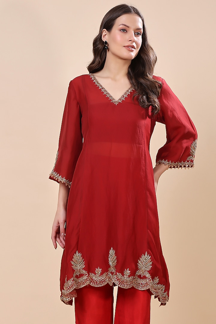Maroon Silk Organza Hand Embroidered Kurta Set by Kanchi Khurana Couture at Pernia's Pop Up Shop