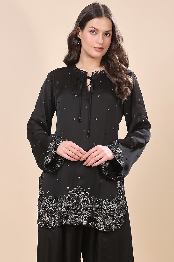 Black Satin Organza Hand Embroidered Kurta Set by Kanchi Khurana Couture at Pernia's Pop Up Shop