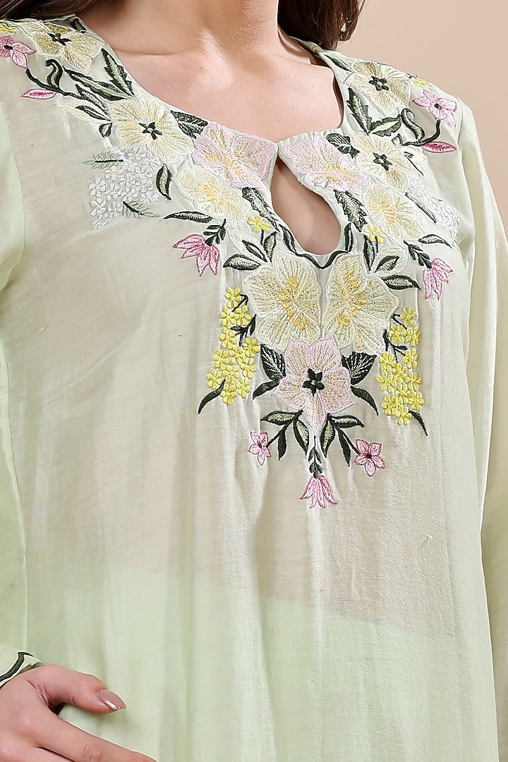 Green Chanderi Hand Embroidered Kurta Set by Kanchi Khurana Couture at Pernia's Pop Up Shop
