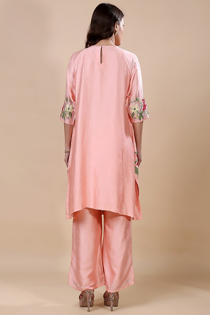 Pink Chanderi Hand Embroidered Kurta Set by Kanchi Khurana Couture at Pernia's Pop Up Shop