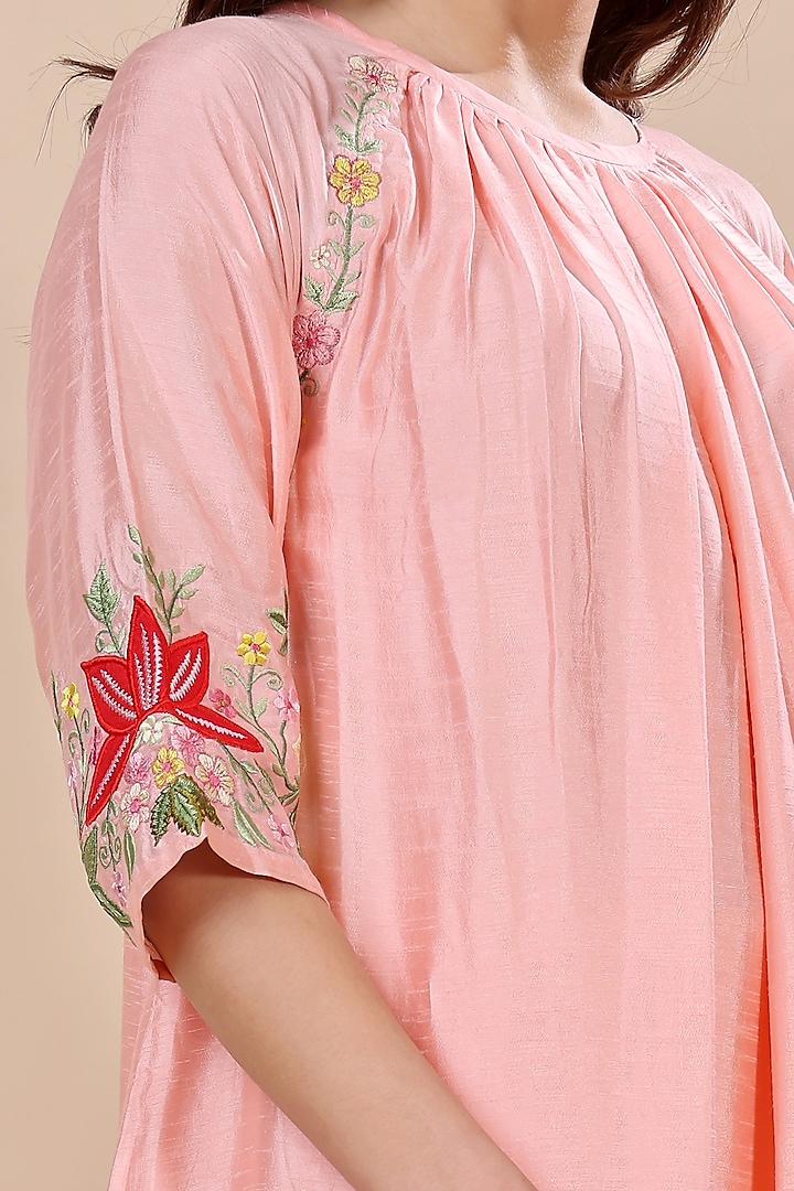 Pink Chanderi Hand Embroidered Kurta Set by Kanchi Khurana Couture at Pernia's Pop Up Shop